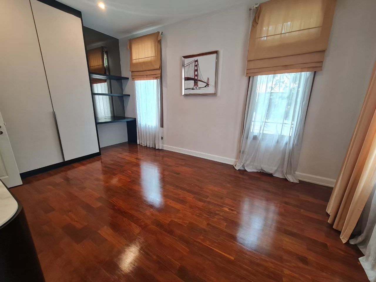 Narasiri Phatthanakan-Srinakarin - Image 9