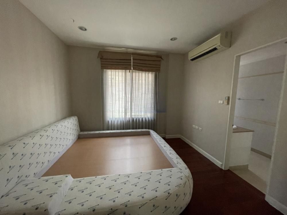 Narasiri Phatthanakan-Srinakarin - Image 12