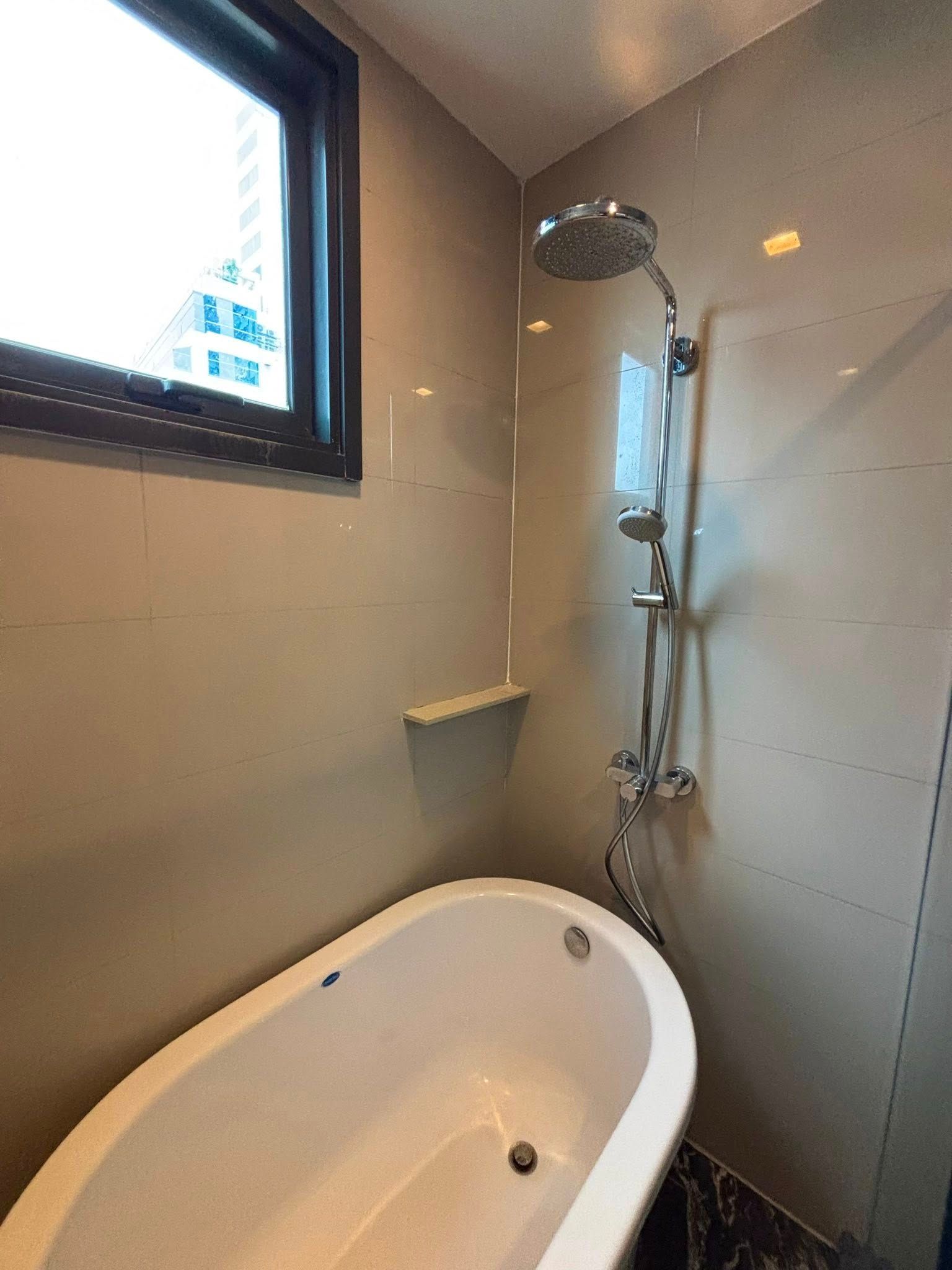 1 卧室 公寓 出租 在  - Image 5