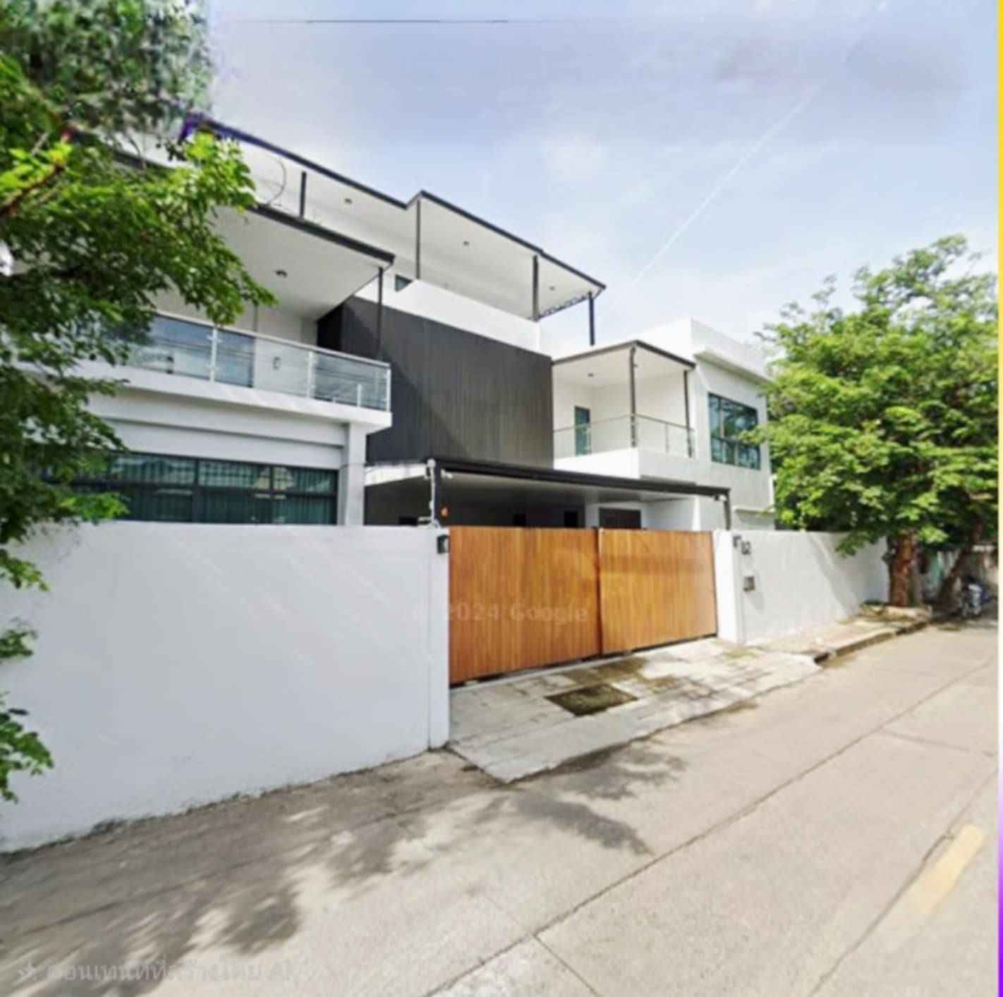 4 ห้องนอน บ้านเดี่ยว สำหรับเช่า ใน พระโขนง, คลองเตย, กรุงเทพมหานคร - Image 1