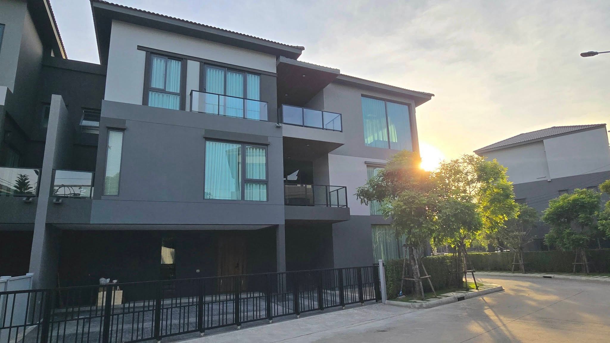 Baan Klang Muang The Edition Bangna - Wongwaen - Image 5