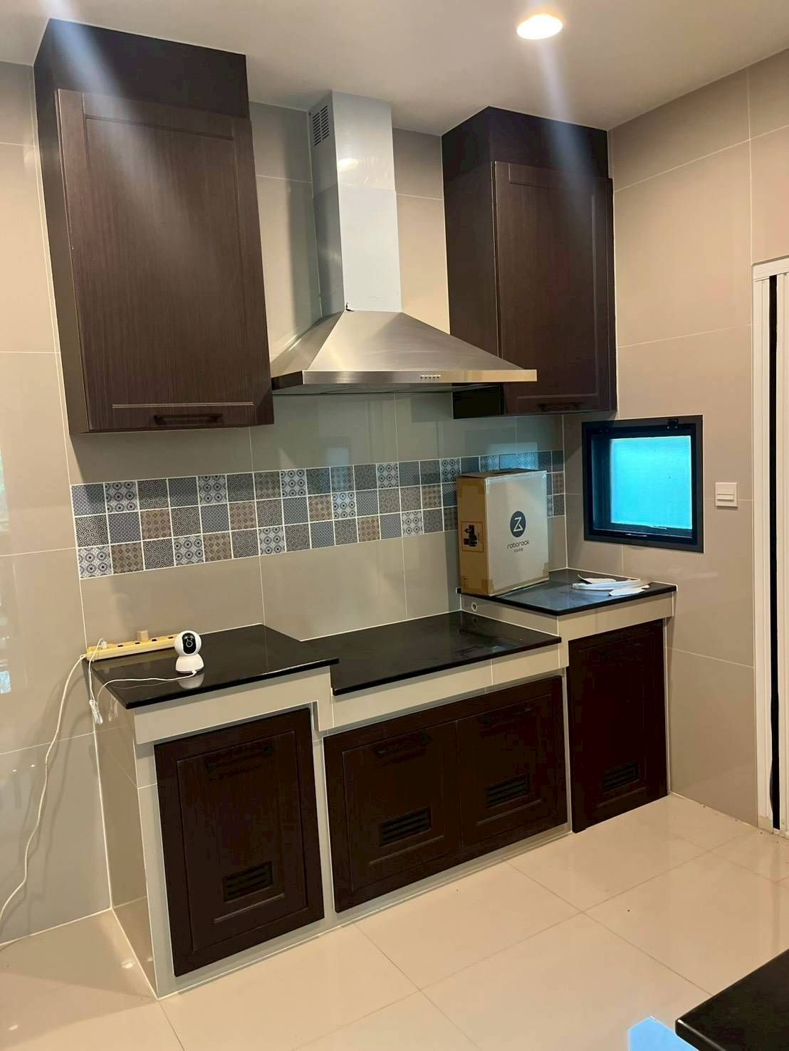 4 卧室 独立房屋 出售 在  - Image 5