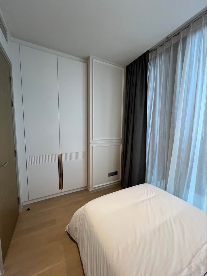 Ashton Silom - Image 7