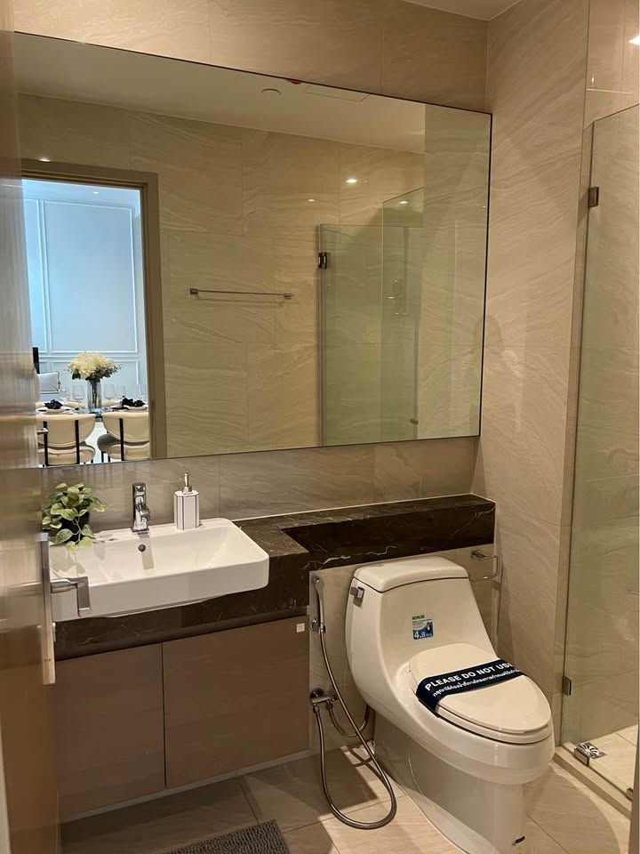 Ashton Silom - Image 10