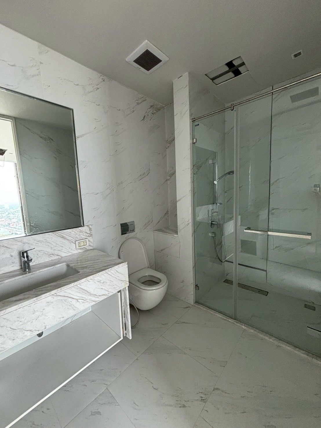 4 卧室 公寓 出售 在  - Image 17