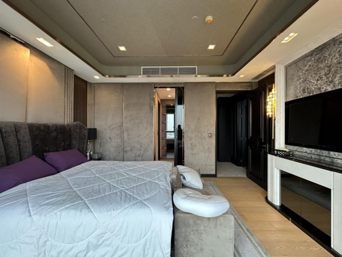 The Monument Thong Lo - Image 15