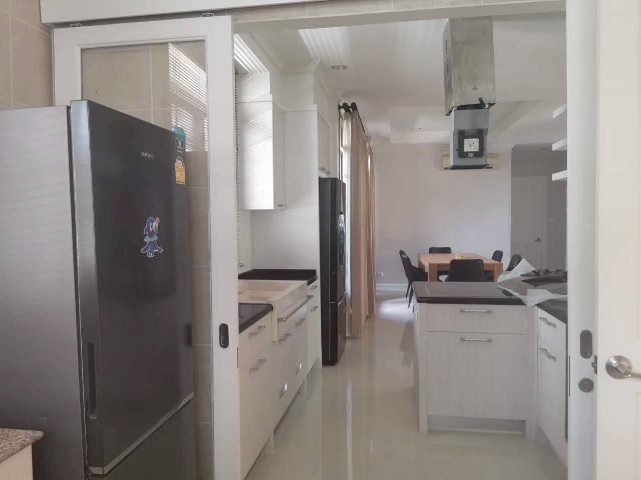 Narasiri Phatthanakan-Srinakarin - Image 14