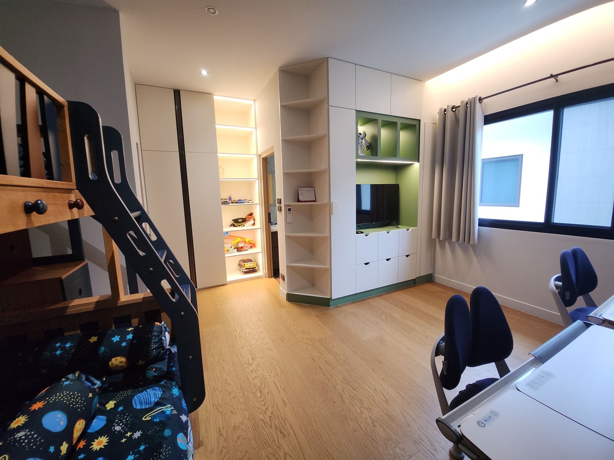 5 卧室 独立房屋 出租 在  - Image 15