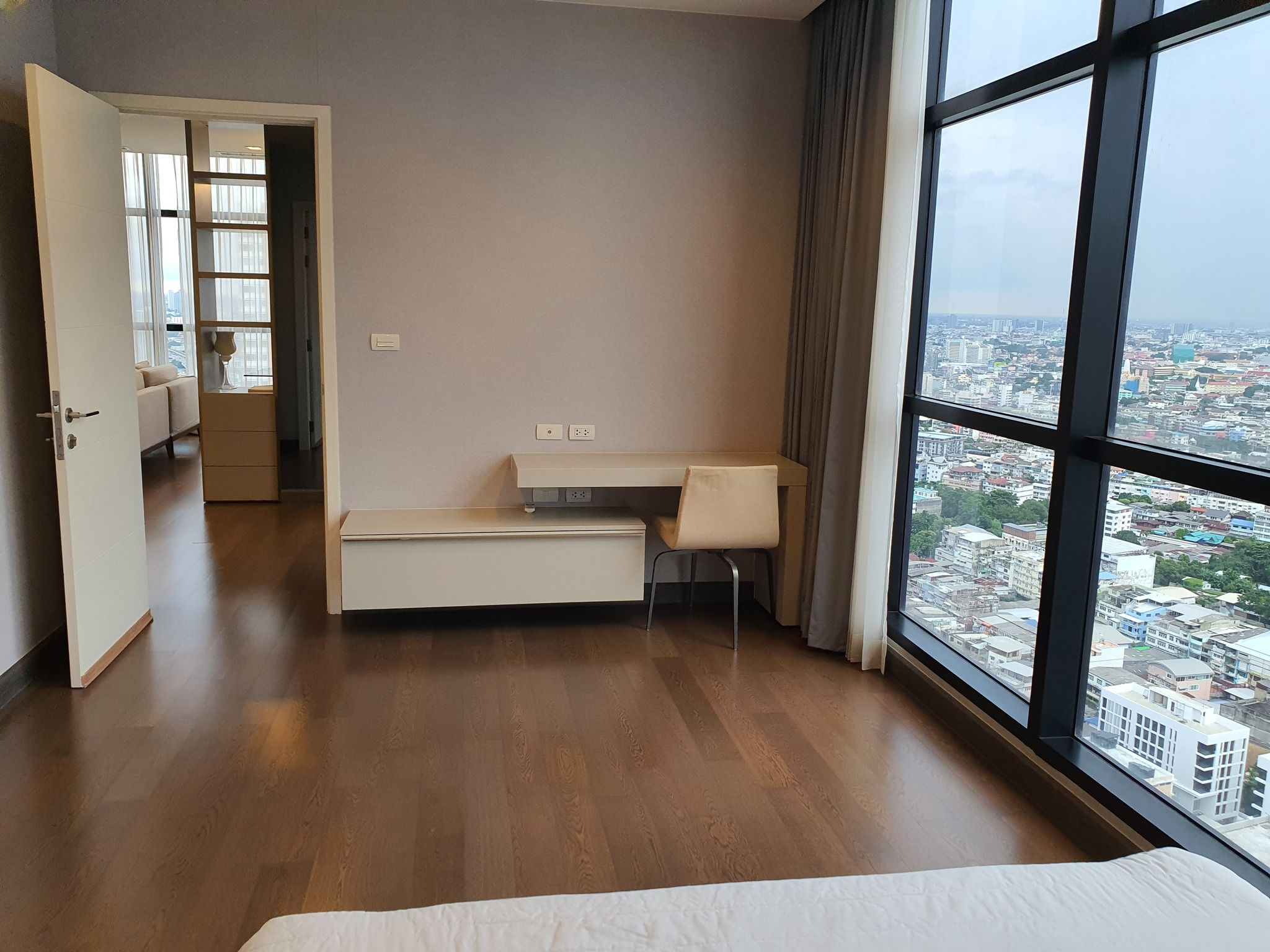 เออร์บาโน่ แอบโซลูท สาทร-ตากสิน - Image 15