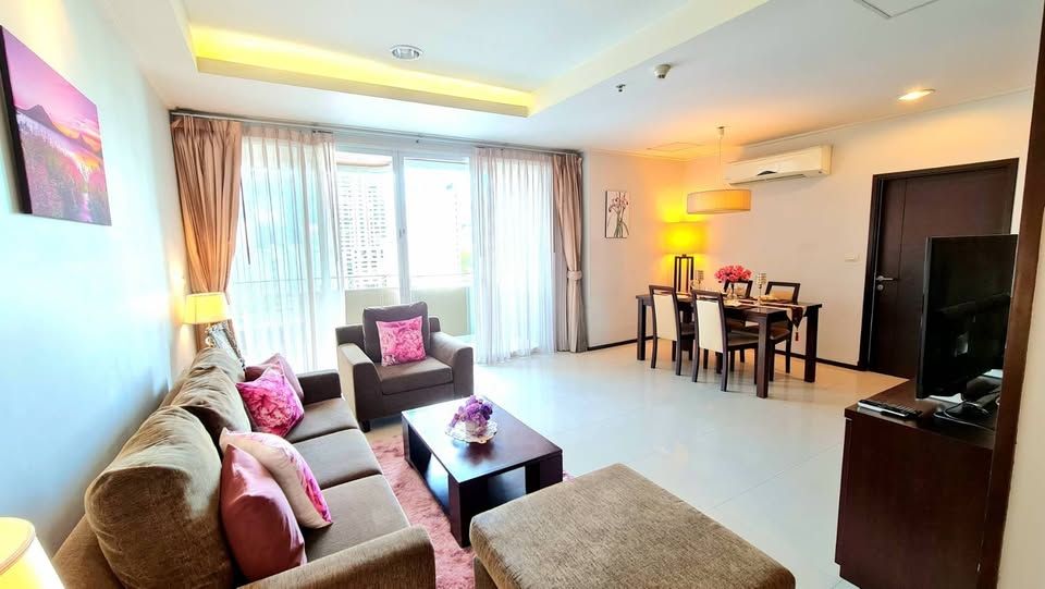 ปิยะทิพย์ เพลส เซอร์วิส อพาร์ทเม้นท์ - Image 1