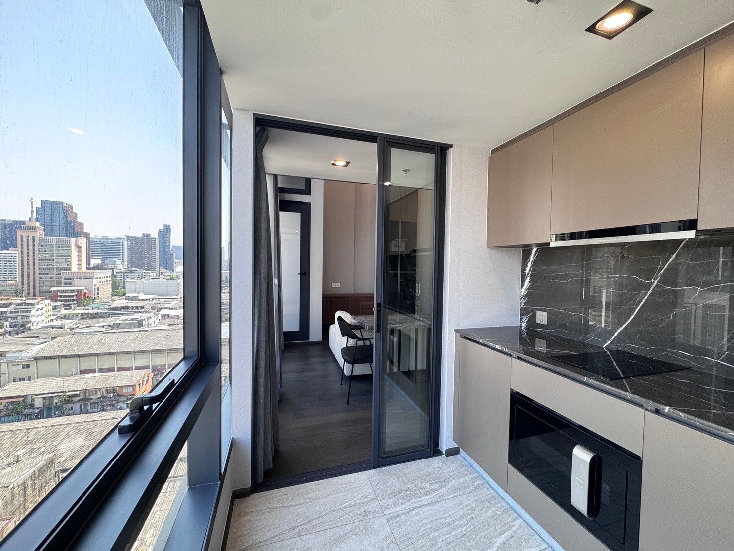 คอนเนอร์ ราชเทวี - Image 8