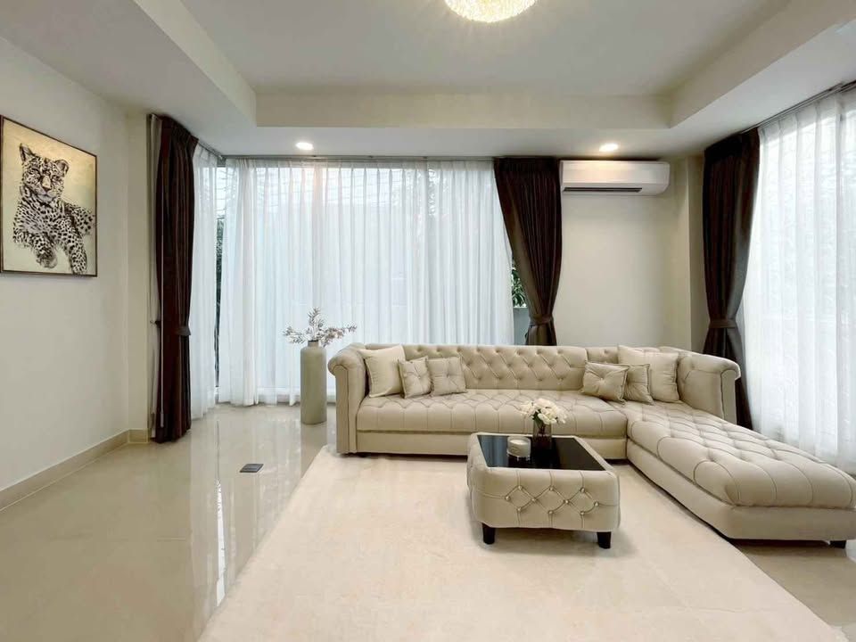 6 卧室 独立房屋 出租 在  - Image 20