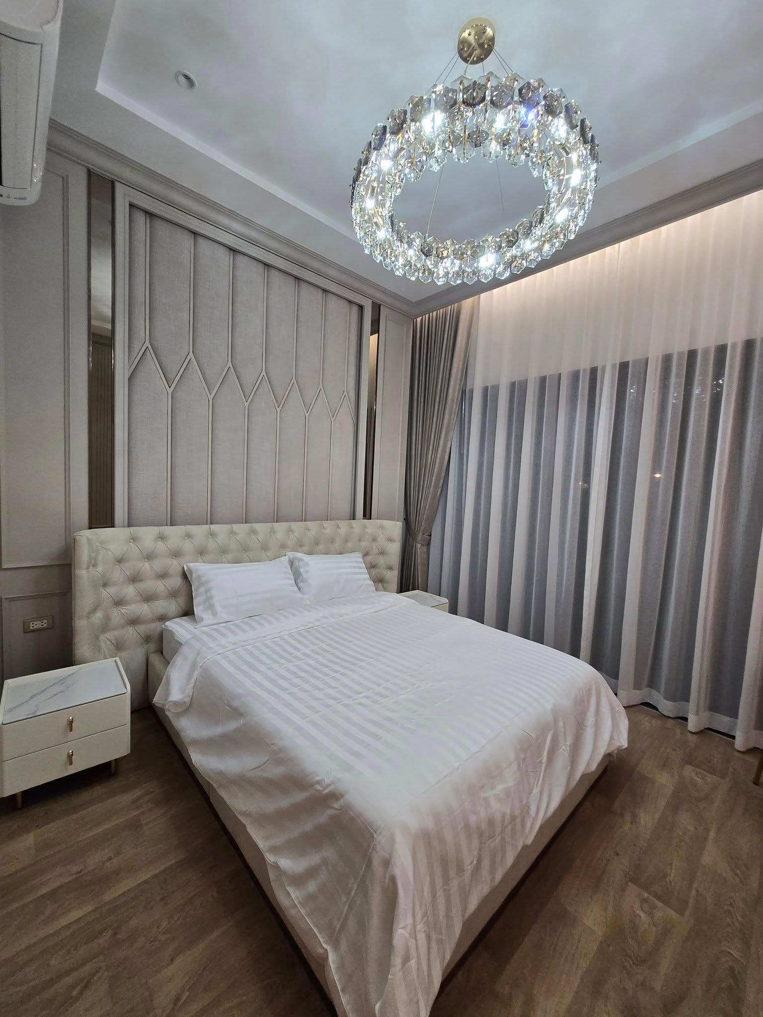 Narasiri Krungthepkreetha - Image 7