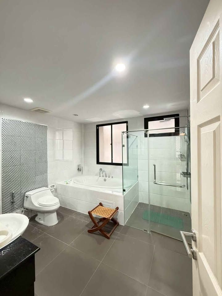 Jade Sathon-Rama3 - Image 6