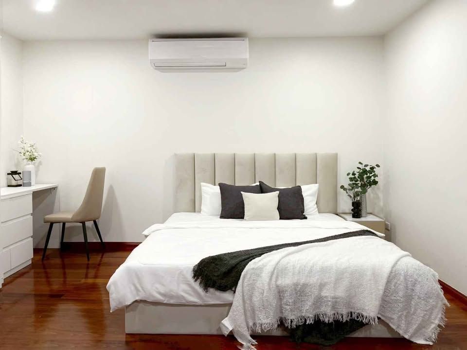 6 卧室 独立房屋 出租 在  - Image 10