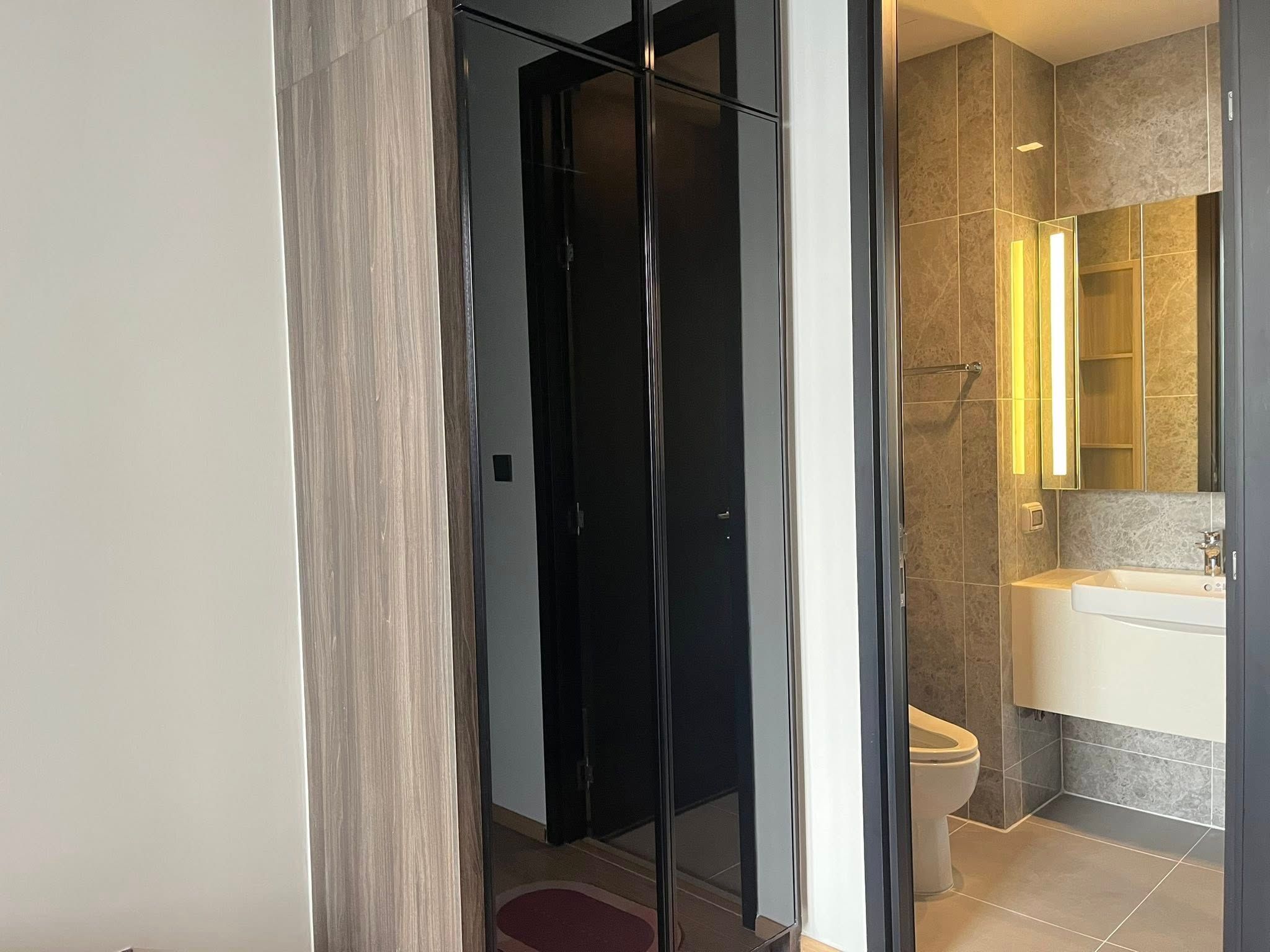 Noble Around Ari - Image 9