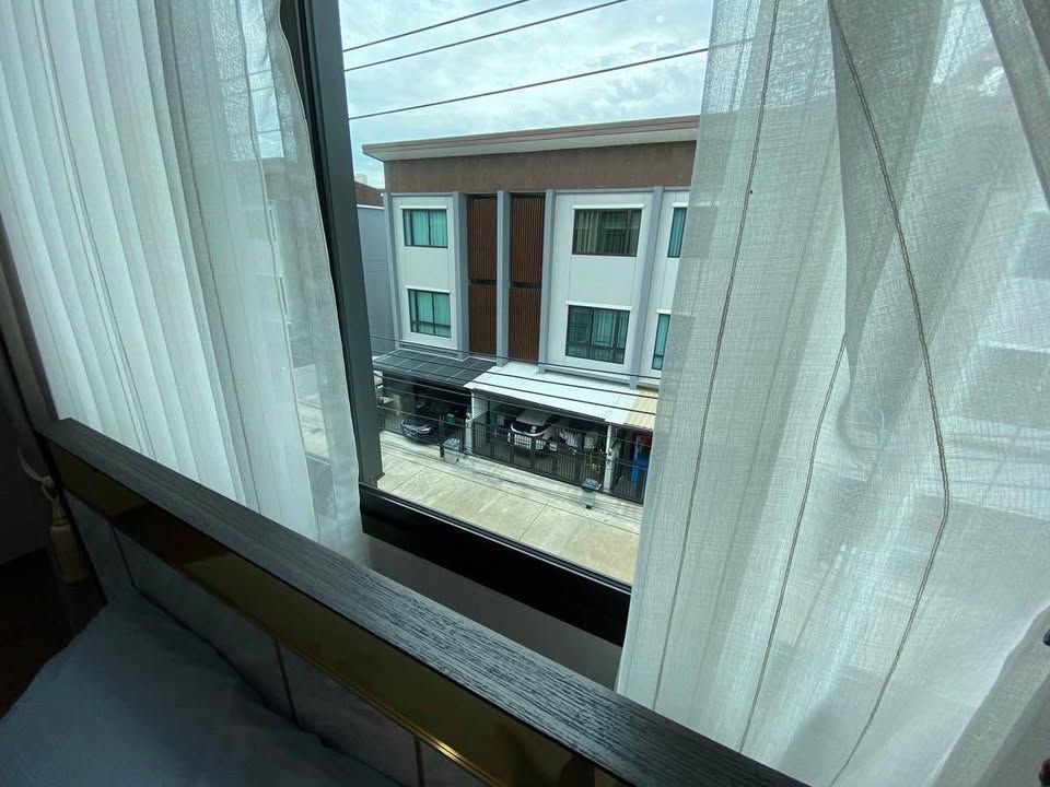 4 卧室 联排别墅 出租 在  - Image 7