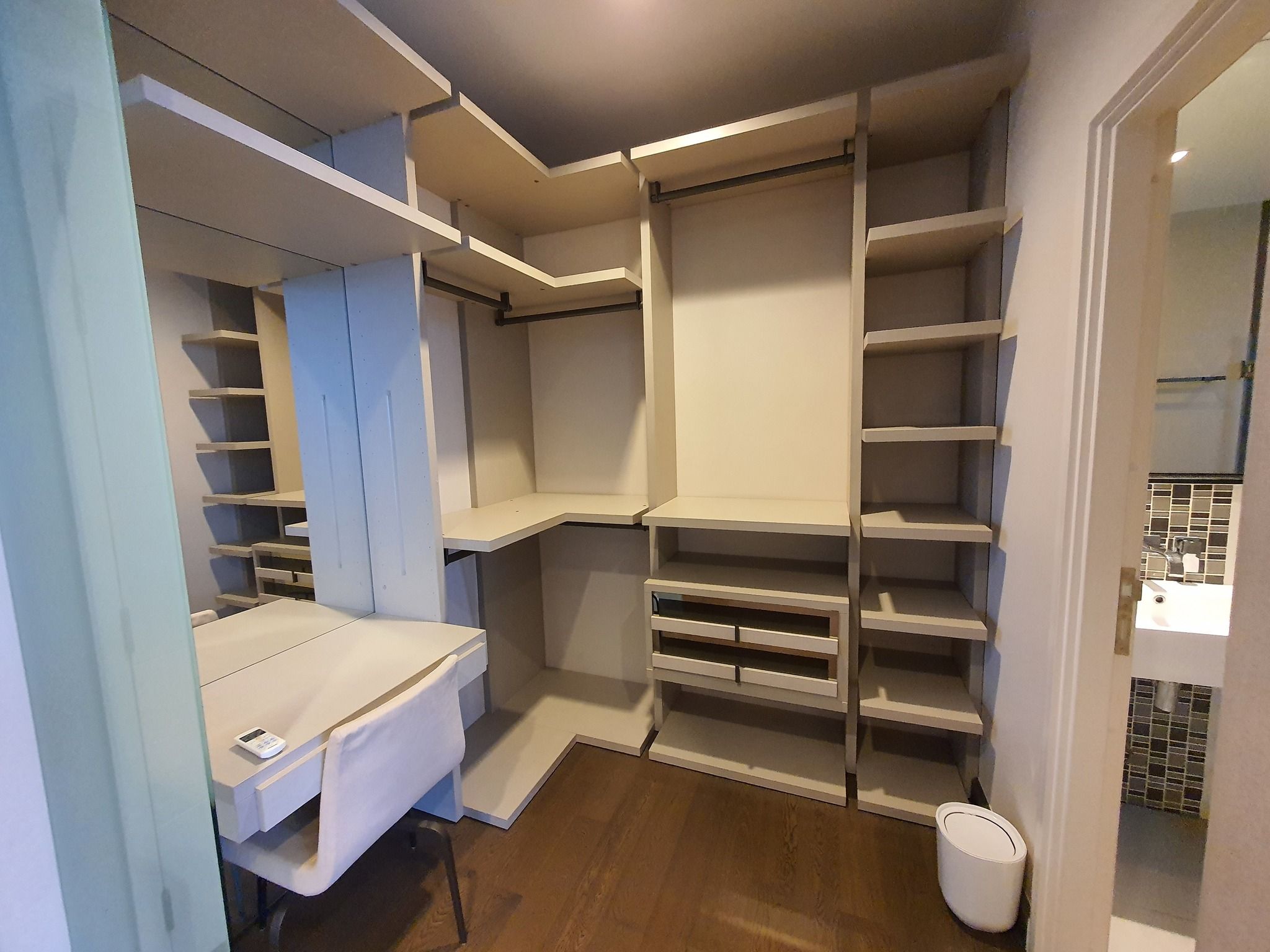 เออร์บาโน่ แอบโซลูท สาทร-ตากสิน - Image 19