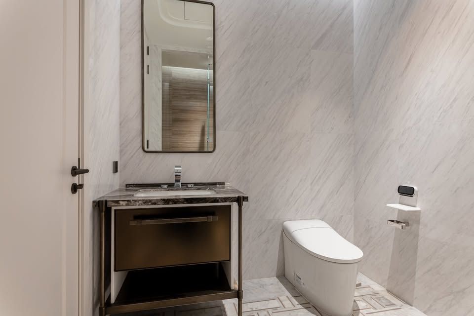 3 Bedroom Condo For Sale in Lumphini, Pathum Wan, Bangkok - Image 32