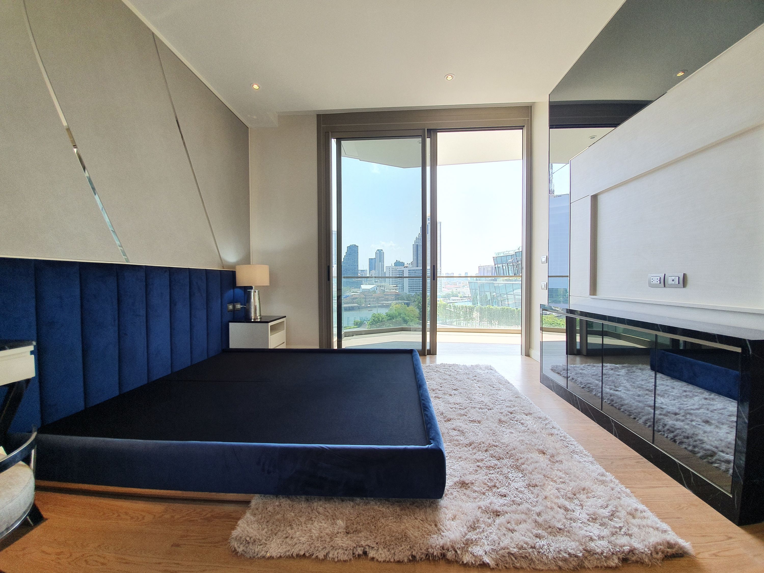 Magnolias Waterfront Residences - Image 15