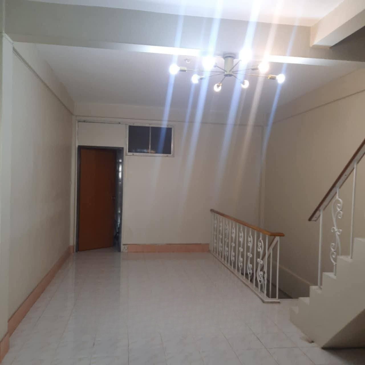  Building For Rent in Rong Mueang, Pathum Wan, Bangkok - Image 3