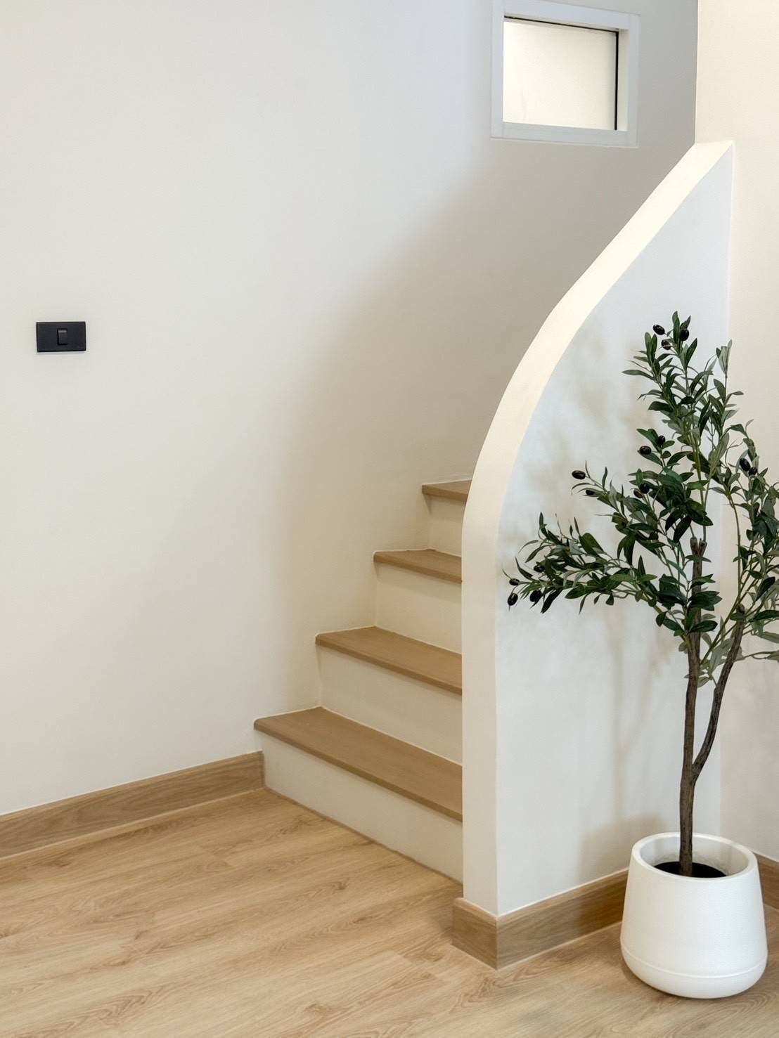 uploads/6fcc1896-9402-4de0-8b07-edfd277d3373/0e25d47c-8531-4fb4-8dc3-c32792797e06