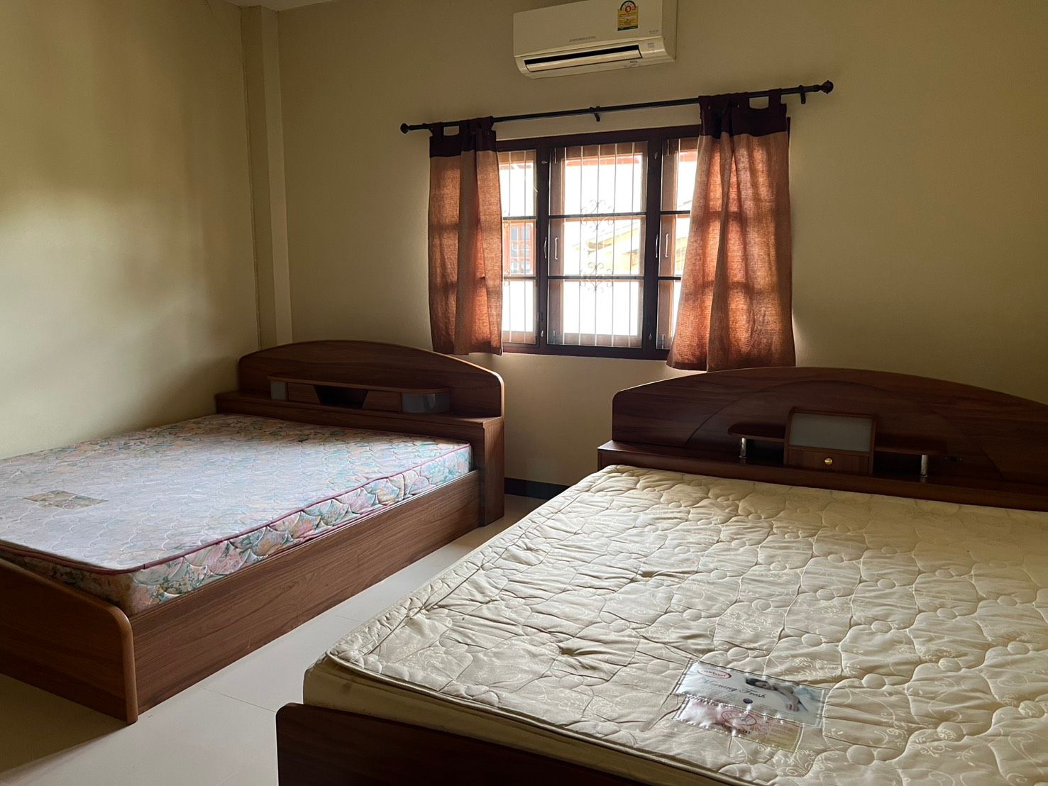 3 卧室 独立房屋 出租 在  - Image 2