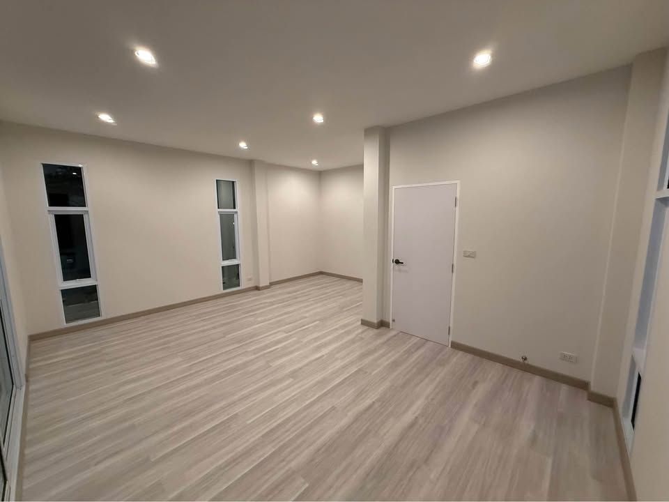 uploads/6fcc1896-9402-4de0-8b07-edfd277d3373/da433772-759a-4c3e-8716-cec7cb00a6bc