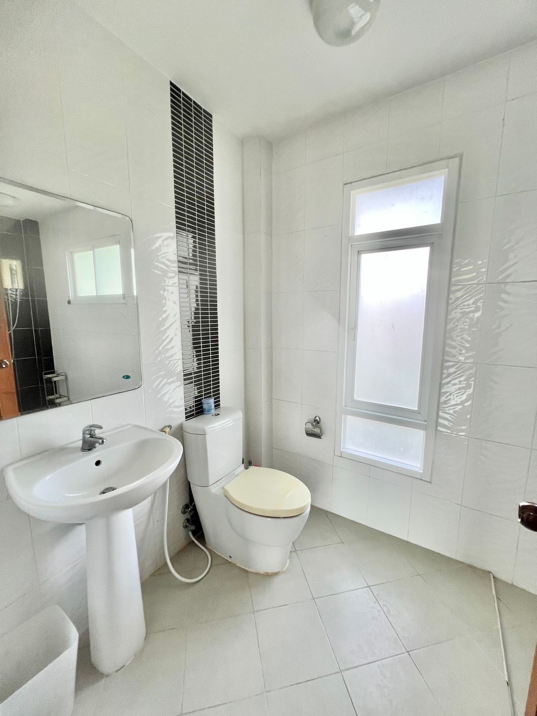 uploads/efe1bc97-da39-4732-9026-bc1cbf882b7a/042e327d-e48e-47f8-9c48-a7d7b3f282bd