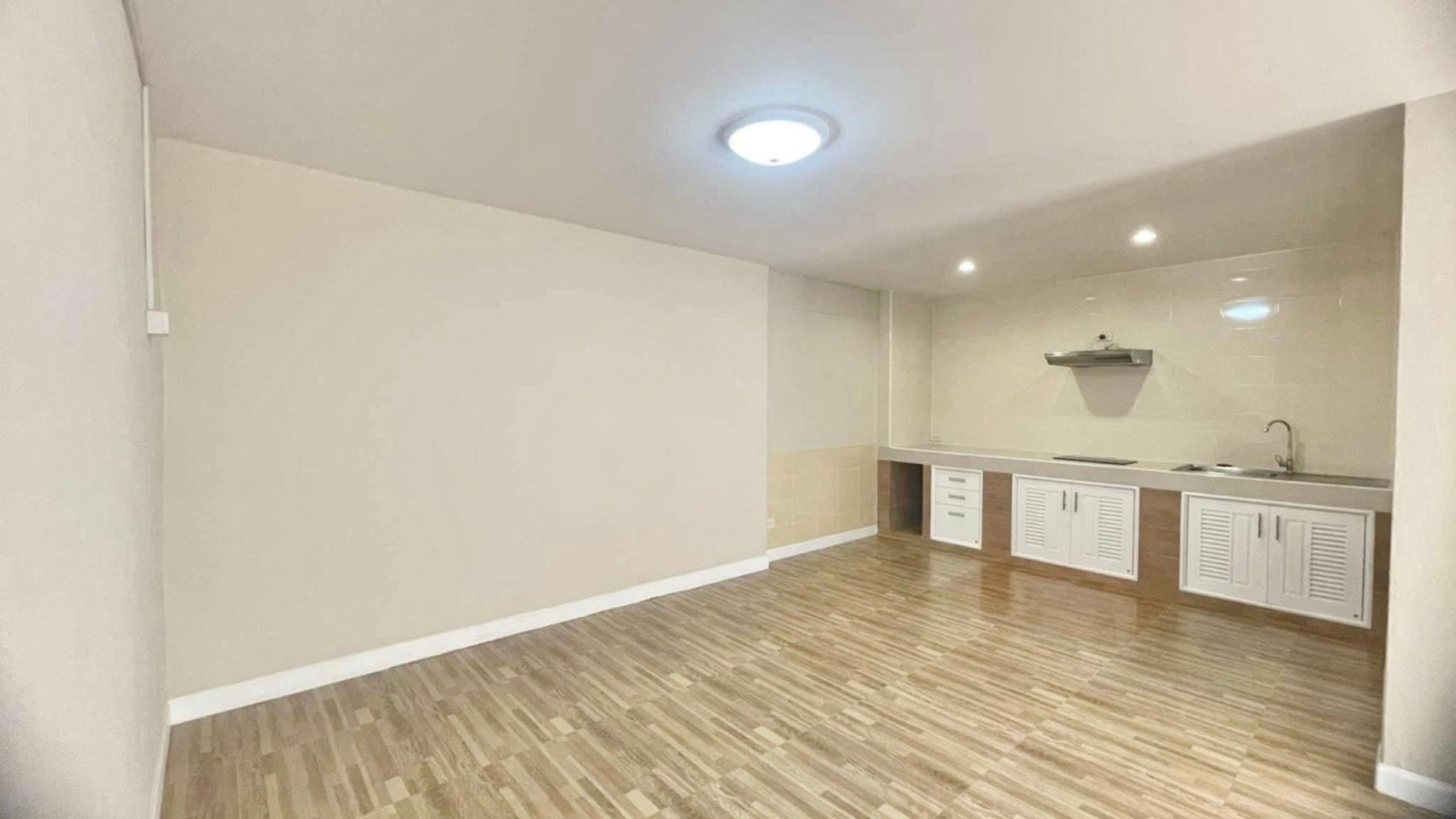 3 Bedroom House For Rent in Si Phum, Mueang Chiang Mai, Chiang Mai - Image 3