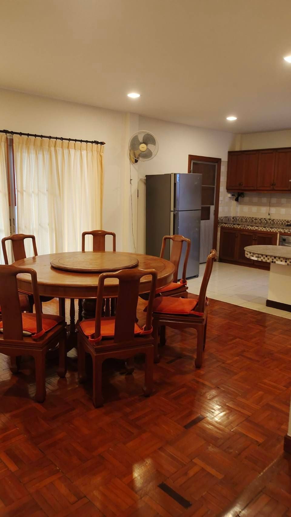 4 卧室 独立房屋 出租 在  - Image 2