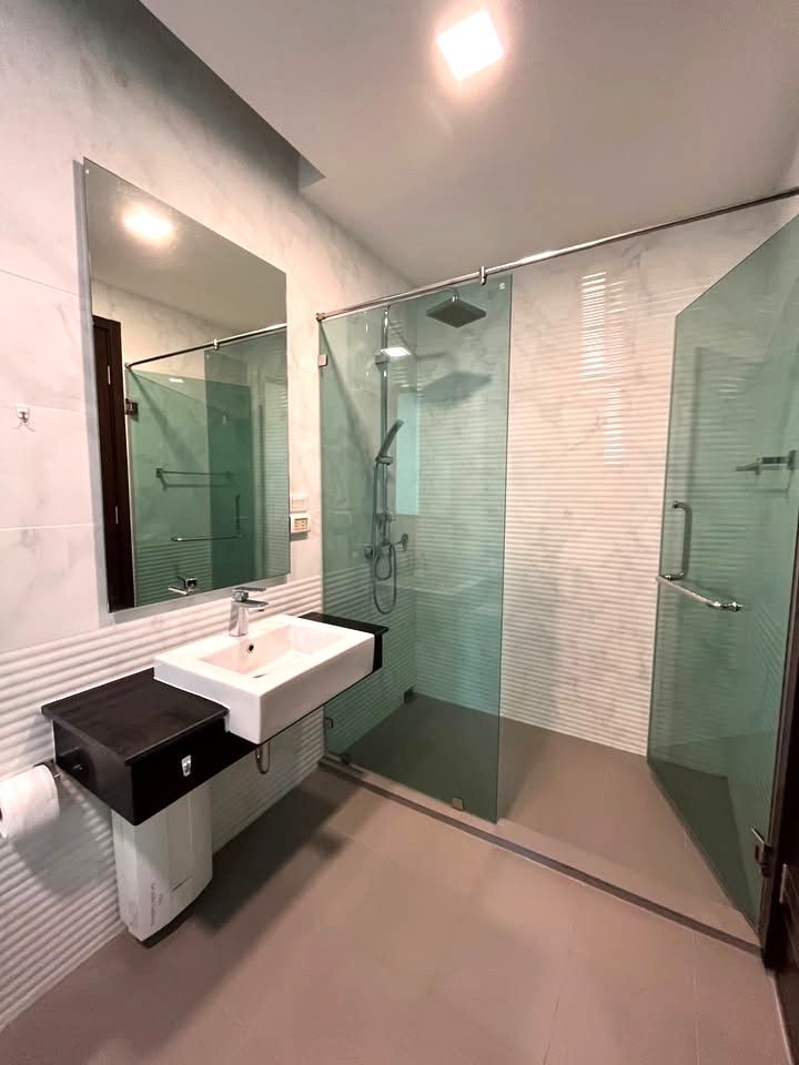 uploads/efe1bc97-da39-4732-9026-bc1cbf882b7a/084919e1-93c3-4a31-8c29-1648cfa2913d