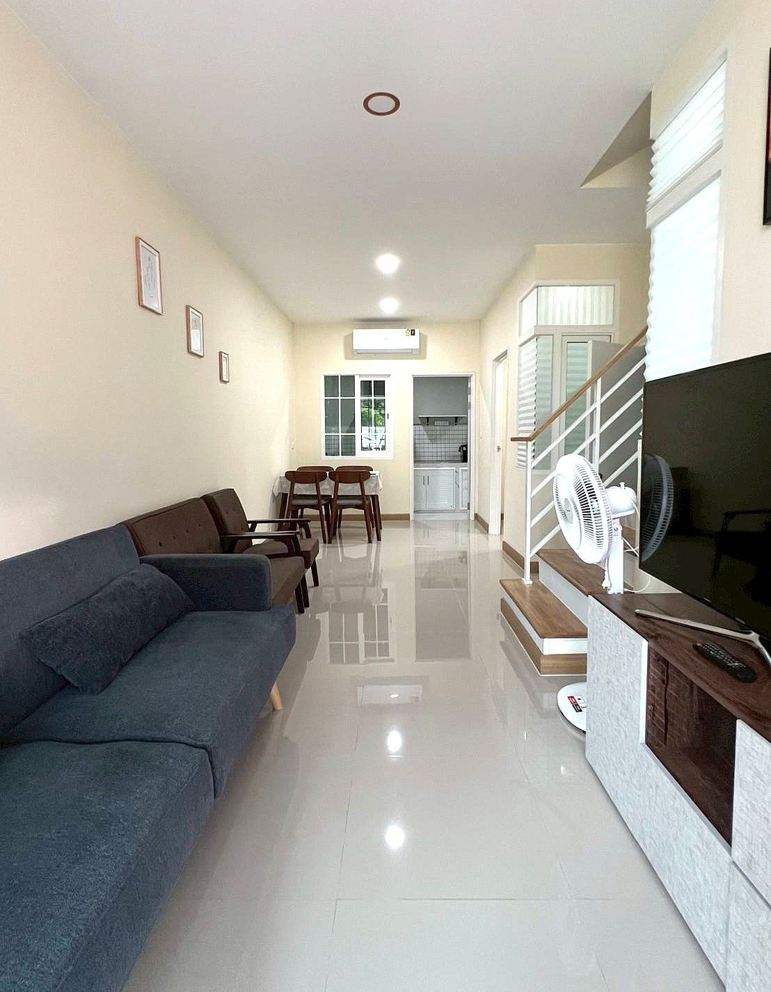 3 卧室 联排别墅 出租 在  - Image 3