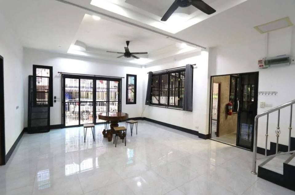 5 Bedroom House For Rent in Chang Khlan, Mueang Chiang Mai, Chiang Mai - Image 2