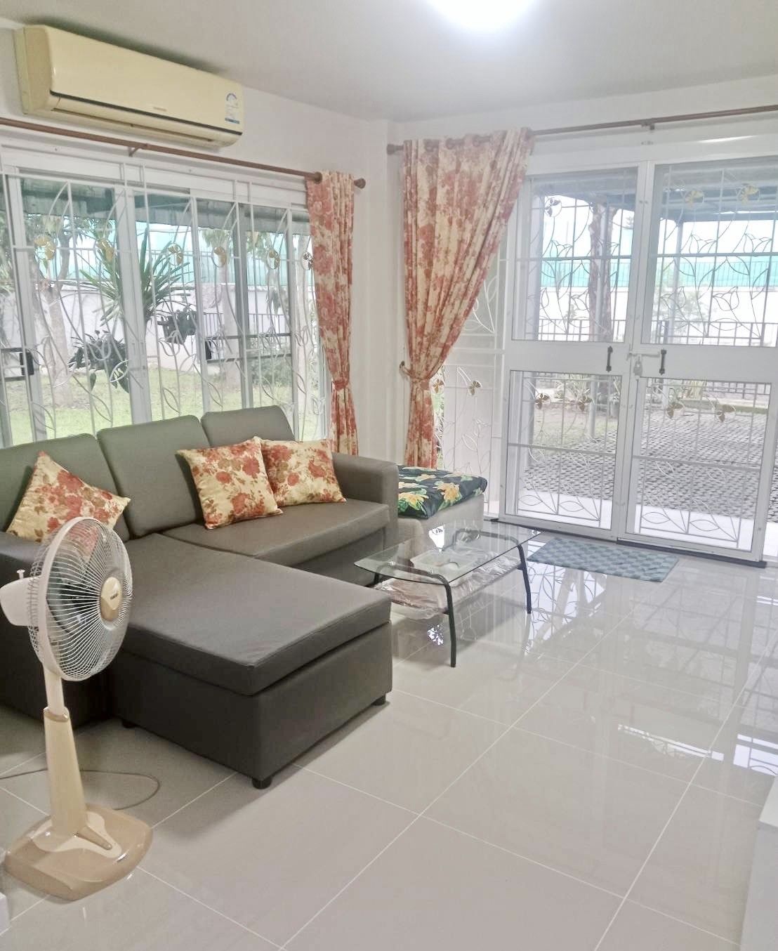 4 卧室 独立房屋 出租 在  - Image 3