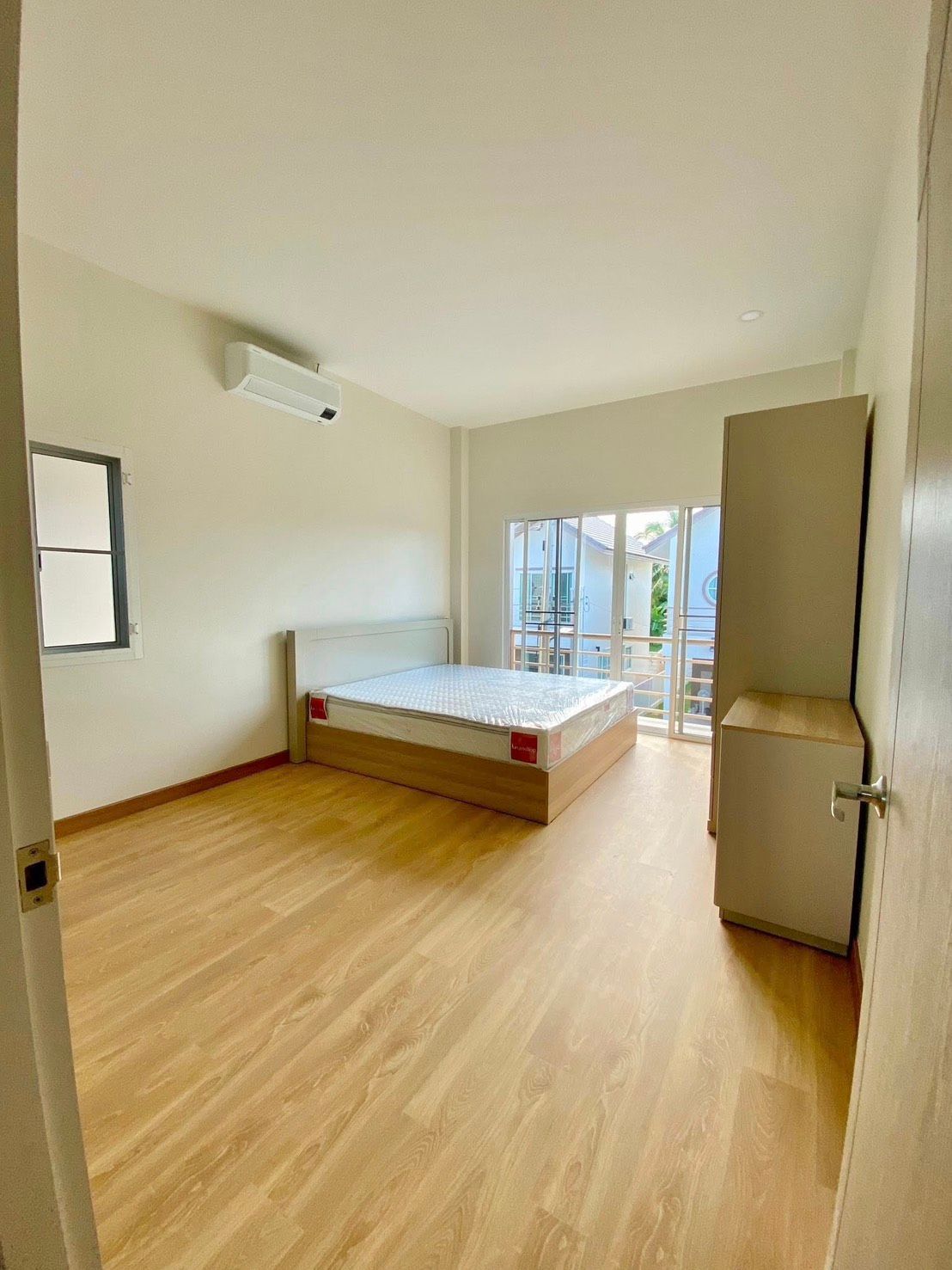 3 卧室 独立房屋 出租 在  - Image 4