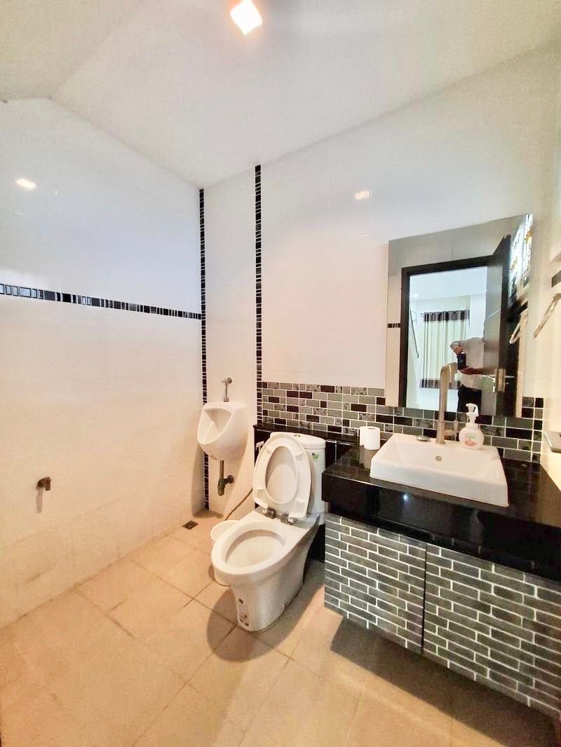 uploads/efe1bc97-da39-4732-9026-bc1cbf882b7a/0ff33856-2db0-4452-8bec-3ed90ac6e10a