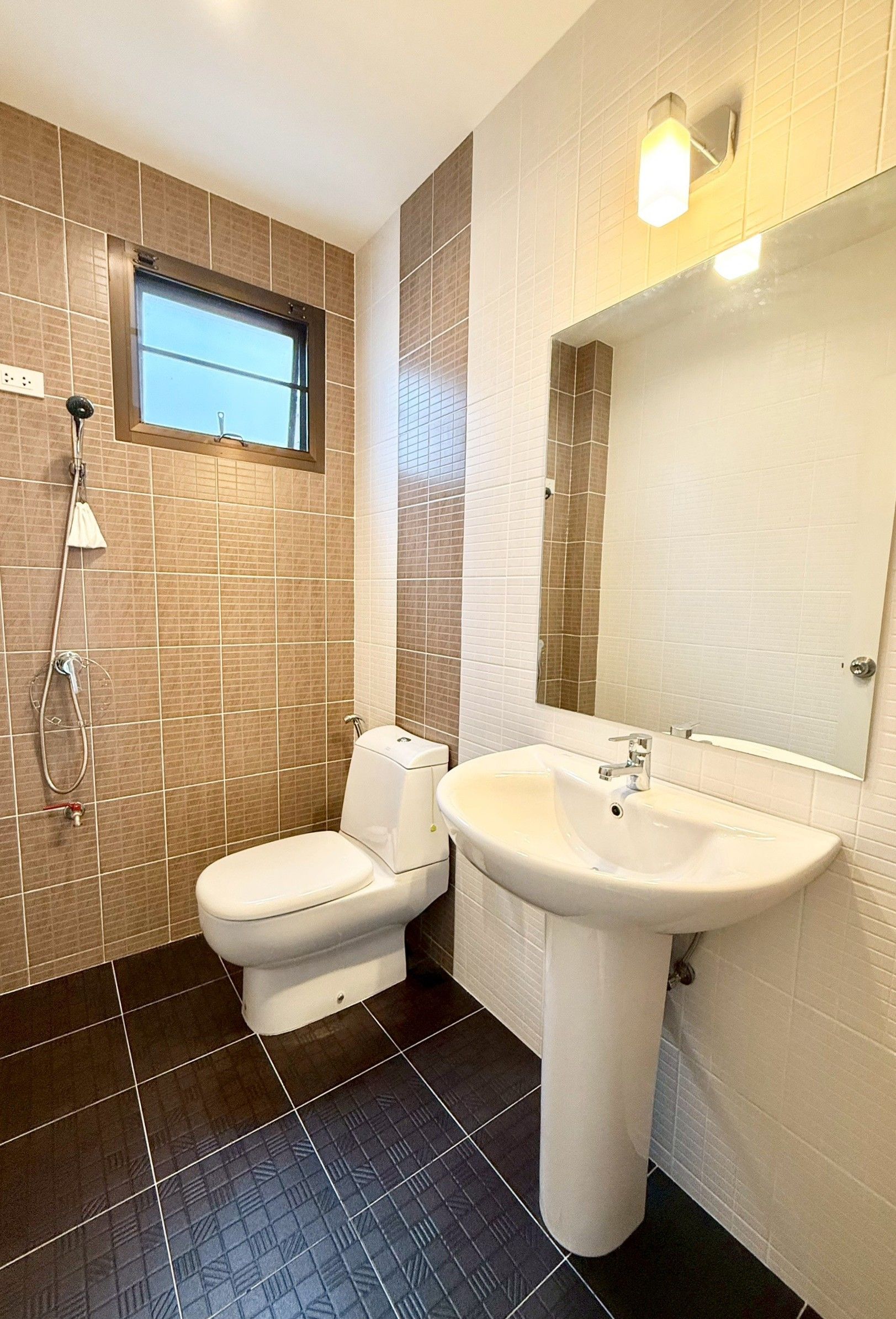 3 卧室 独立房屋 出租 在  - Image 8