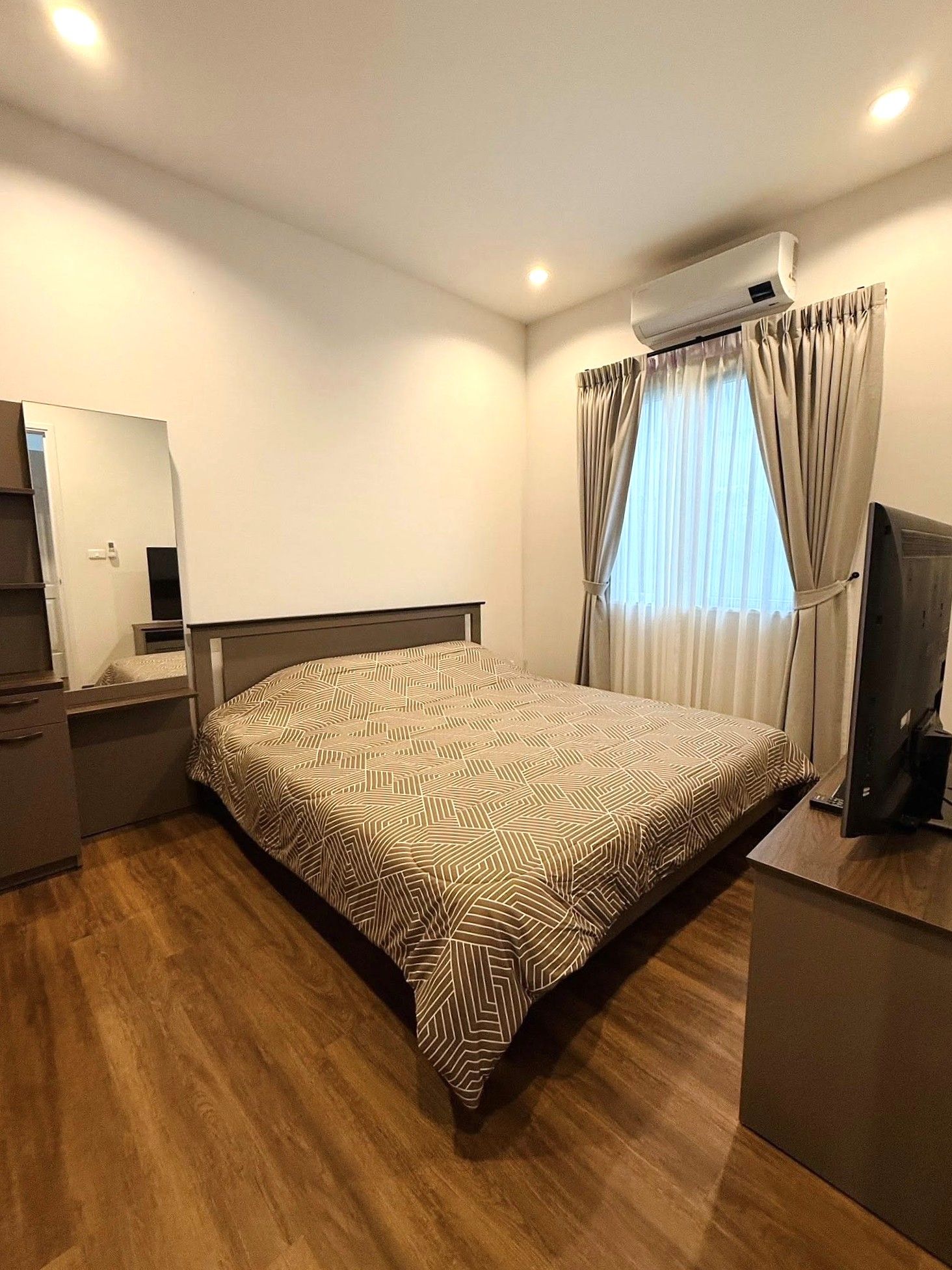 San Saran - Image 12