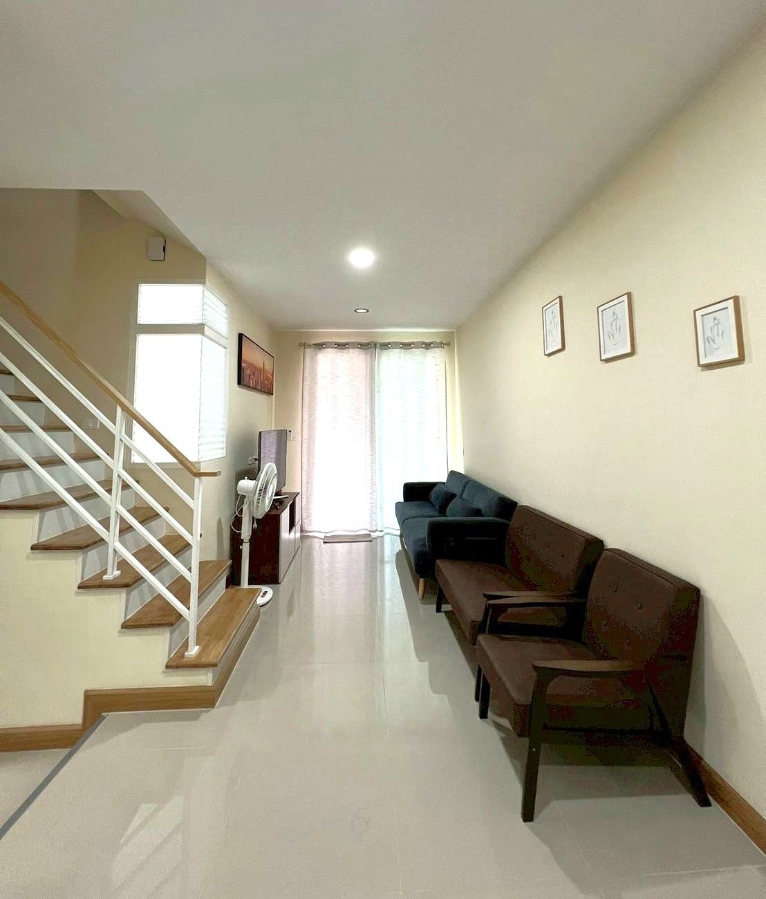 3 卧室 联排别墅 出租 在  - Image 2