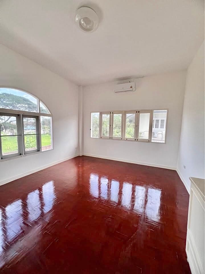 4 卧室 独立房屋 出租 在  - Image 15