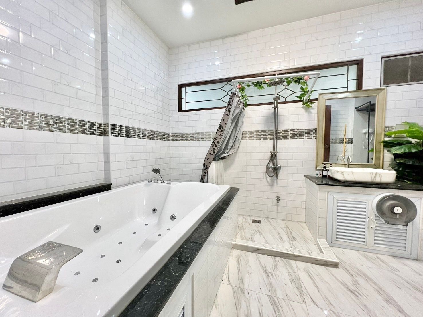 uploads/efe1bc97-da39-4732-9026-bc1cbf882b7a/155d6f04-b4a1-443c-897a-9d1cb945cf60