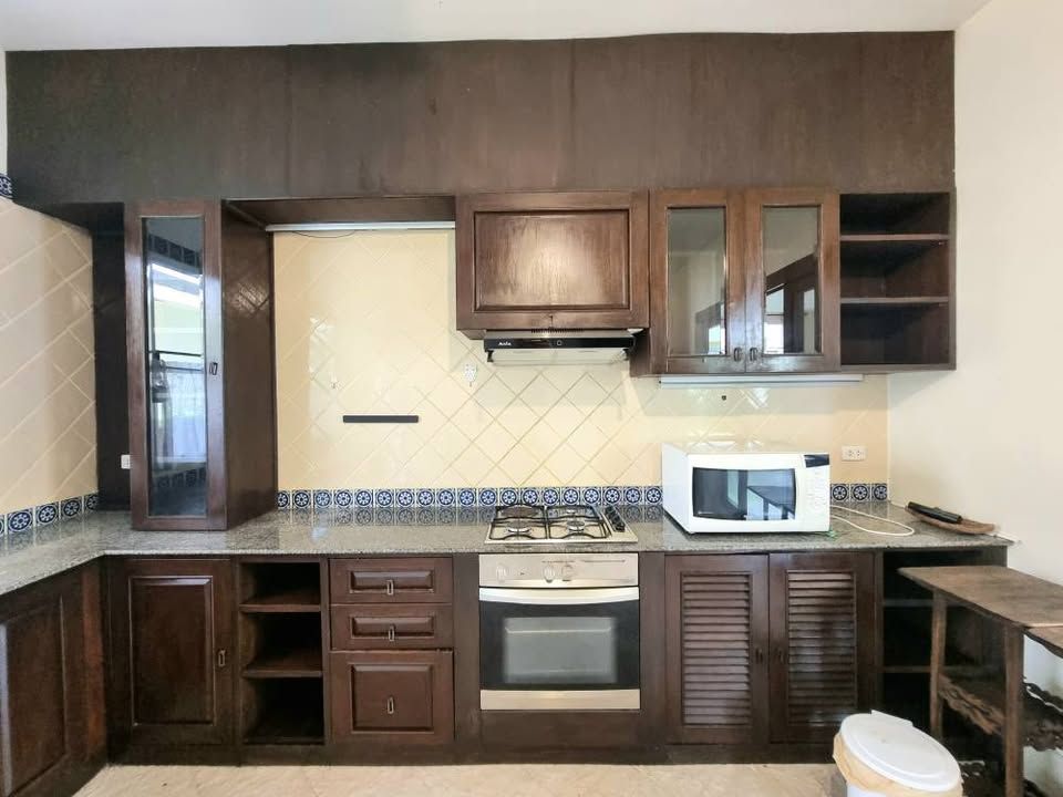 5 卧室 独立房屋 出租 在  - Image 7