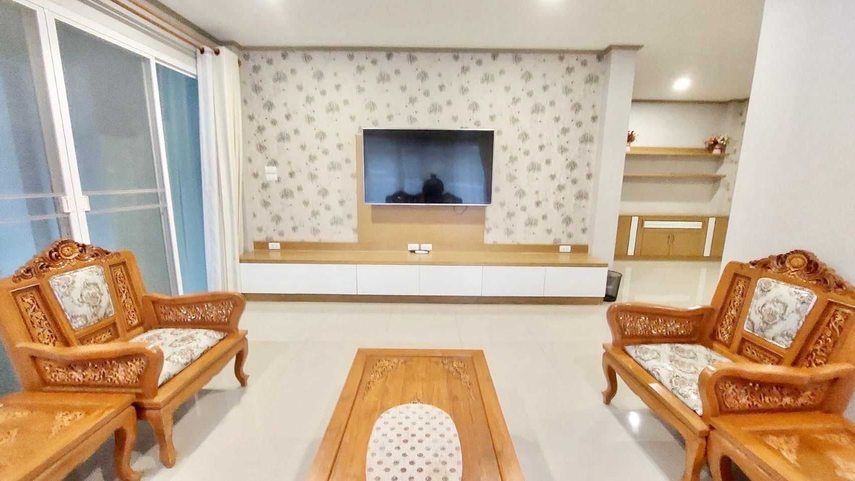 4 卧室 独立房屋 出租 在  - Image 3