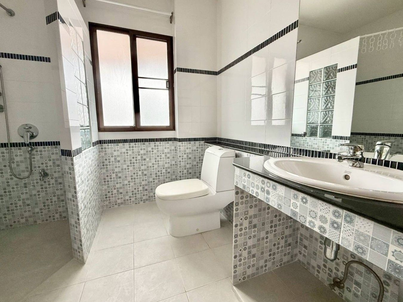 uploads/efe1bc97-da39-4732-9026-bc1cbf882b7a/182eeba0-eaa9-4134-89ab-23f7c8a20bf7