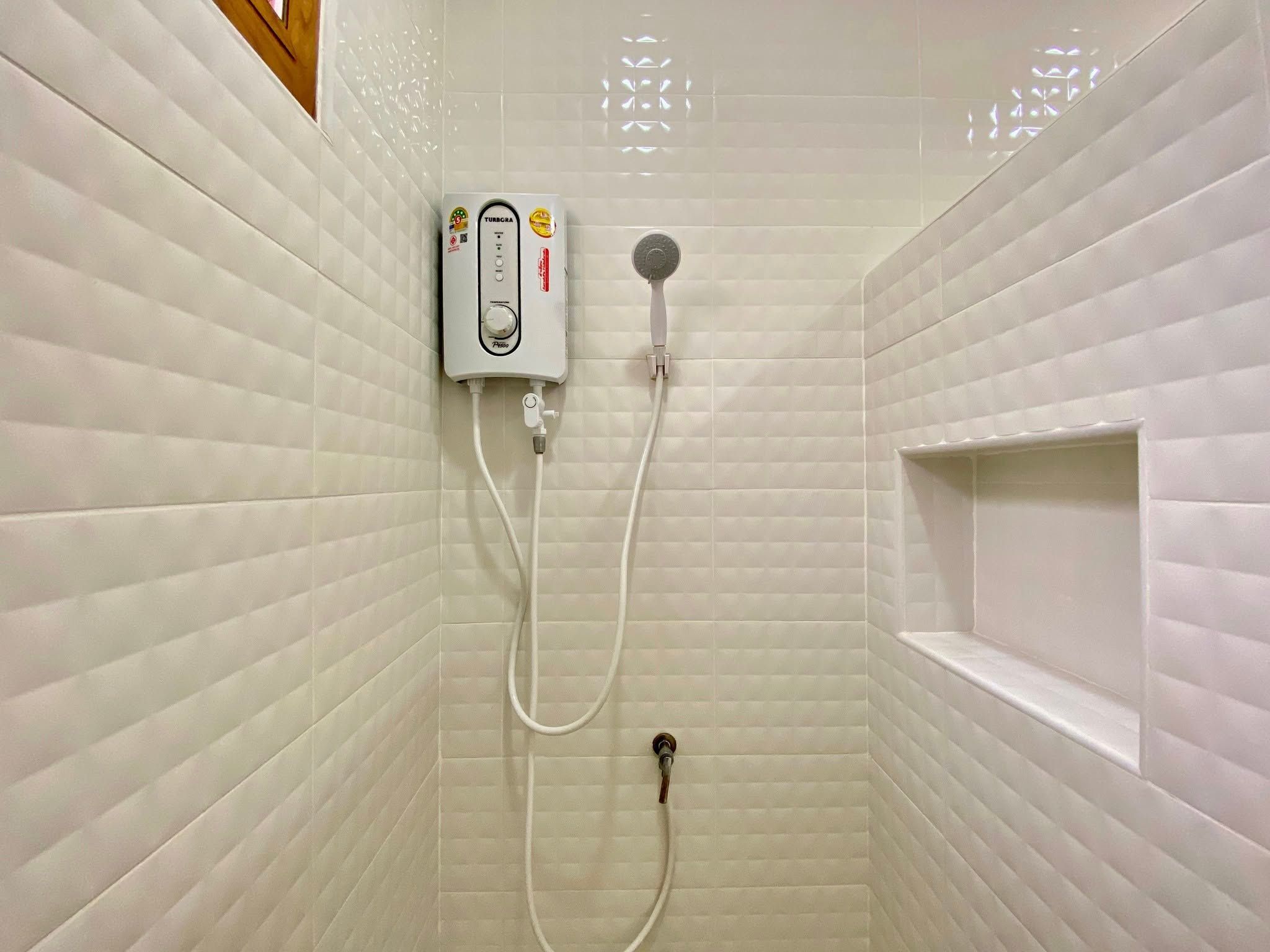 uploads/efe1bc97-da39-4732-9026-bc1cbf882b7a/19de1491-62f6-4943-9d50-87fd87635c69