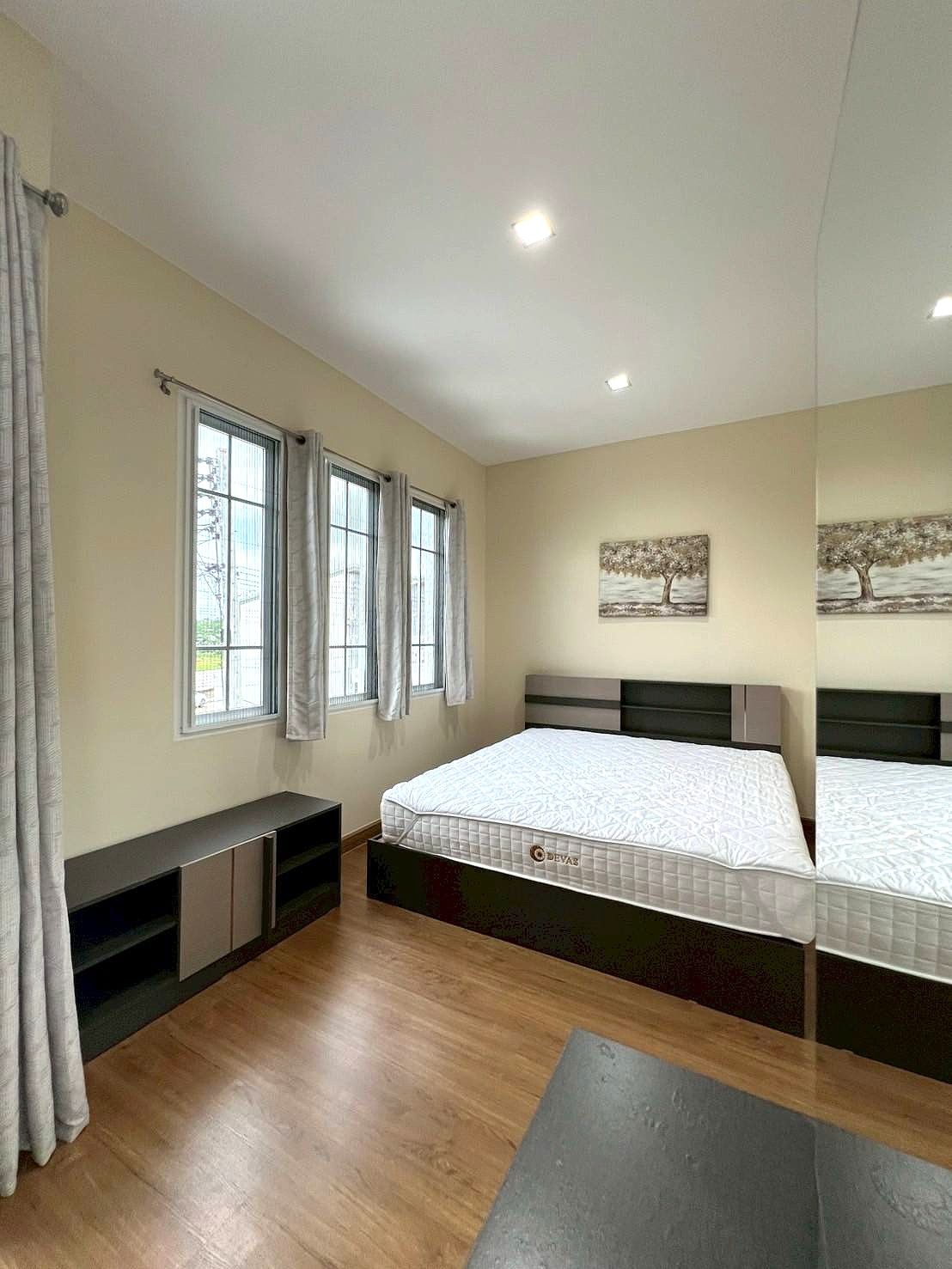 3 卧室 联排别墅 出租 在  - Image 8