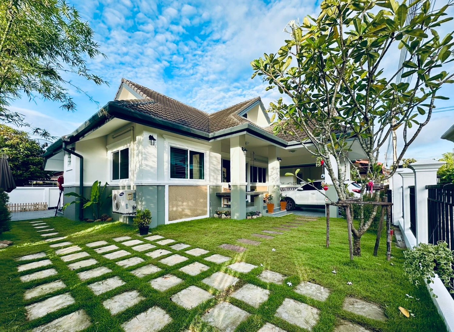 3 卧室 独立房屋 出售 在  - Image 1