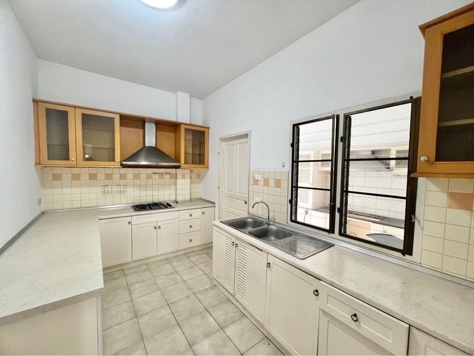 4 卧室 独立房屋 出租 在  - Image 6