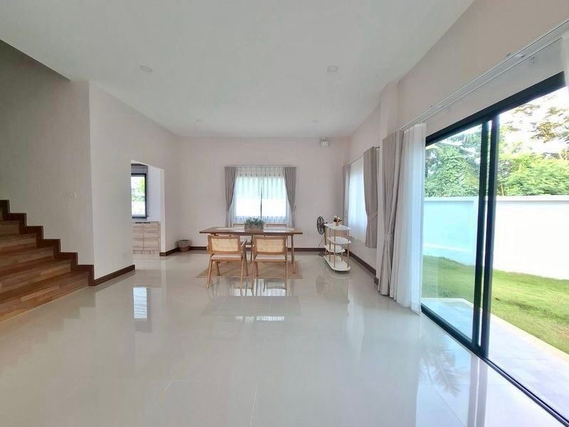 4 卧室 独立房屋 出租 在  - Image 3